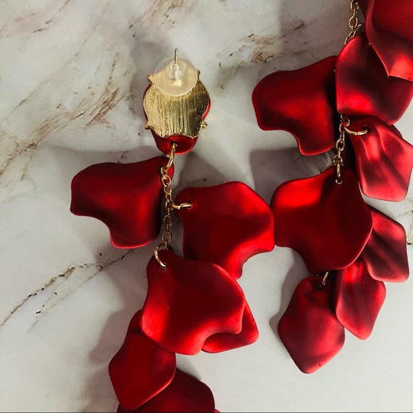 NEW Red petals chandelier earrings - Picture 4 of 6